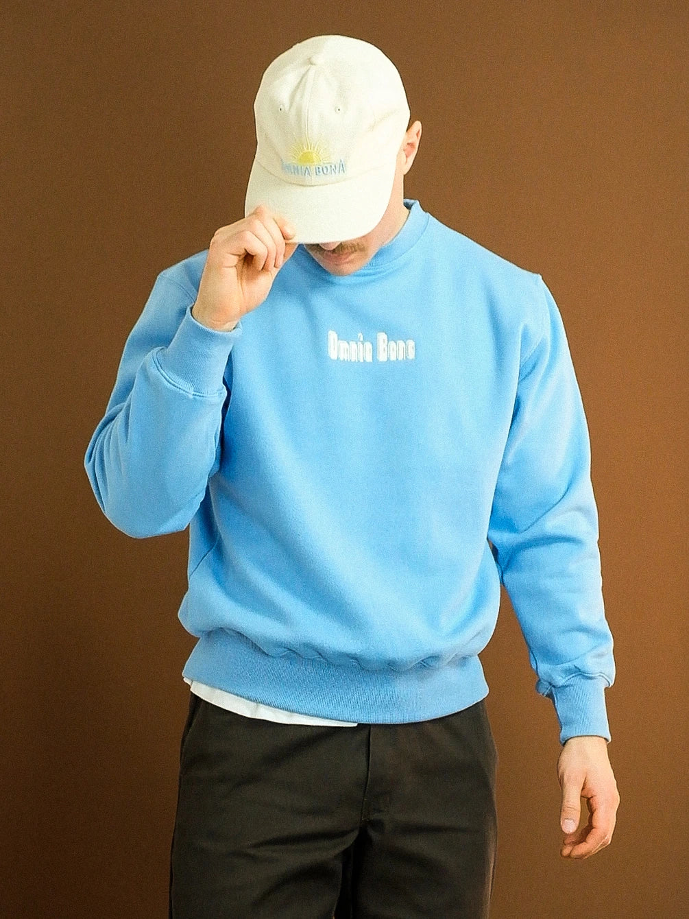 Omnia Bona 'Classic Logo' Sweatshirt Light Blue